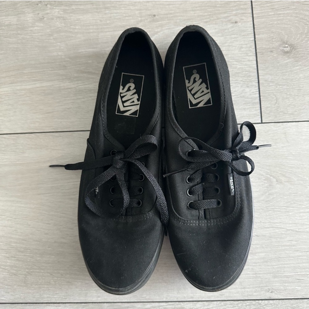 Vans - W -9/M -7.5
